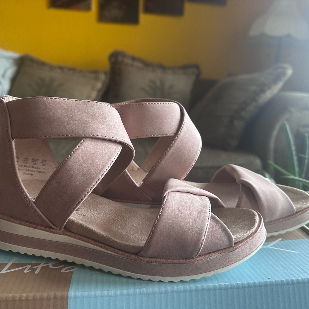 Women's Pink wedge
